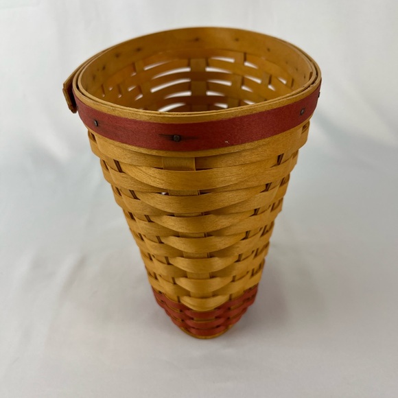 Longaberger Geranium Basket 2002 May Series Maple mid-tone wood with red accents - Picture 5 of 13